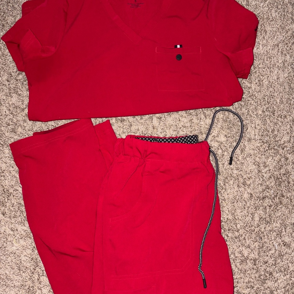 Koi Red Scrub Set